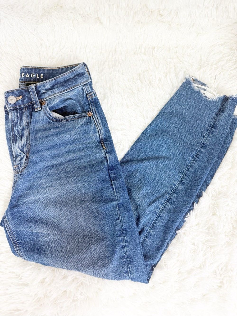 American Eagle Mom Jeans Size 0 Short High Rise Distressed Raw Hem